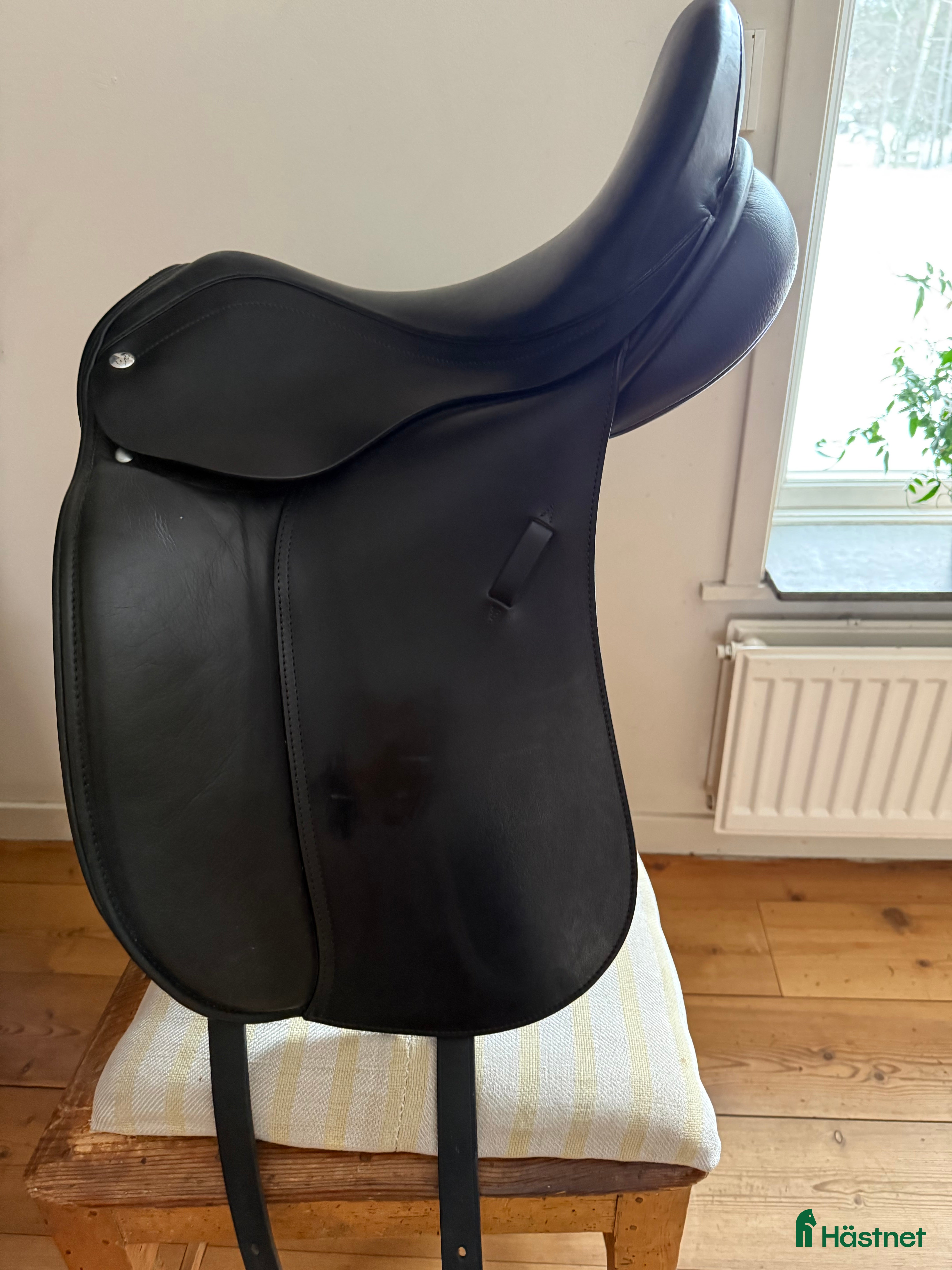 Sadlar hästutrustning Nyskick Ihesta  - Annons 1