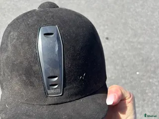 Hjälmar ryttarutrustning till salu: Ridhjälm - Annons 2