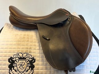 Sadlar hästutrustning till salu: Hoppsadel Lippo Fazzino 17,5" i Uppsala - Annons 1