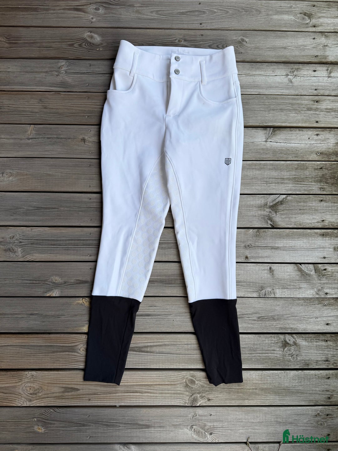 Ridbyxor ryttarutrustning till salu: Maya Delorez helskodda vita ridbyxor i Lund - Annons 1