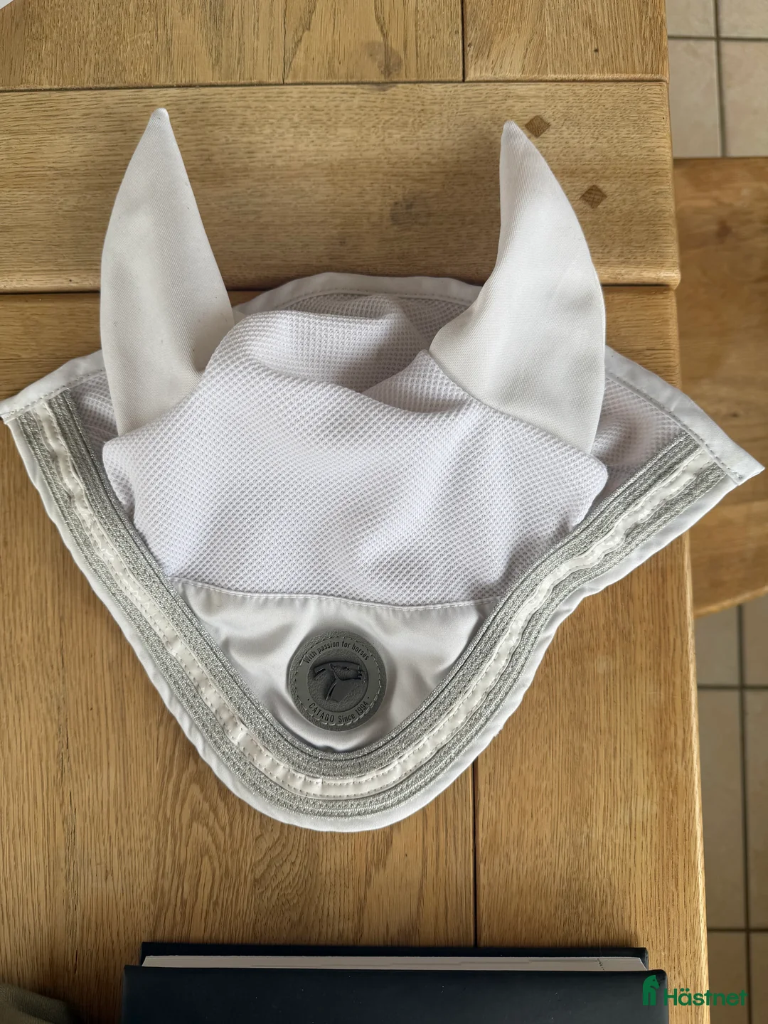 Övrig Hästutrustning hästutrustning till salu: Vit Catagoluva - Annons 1