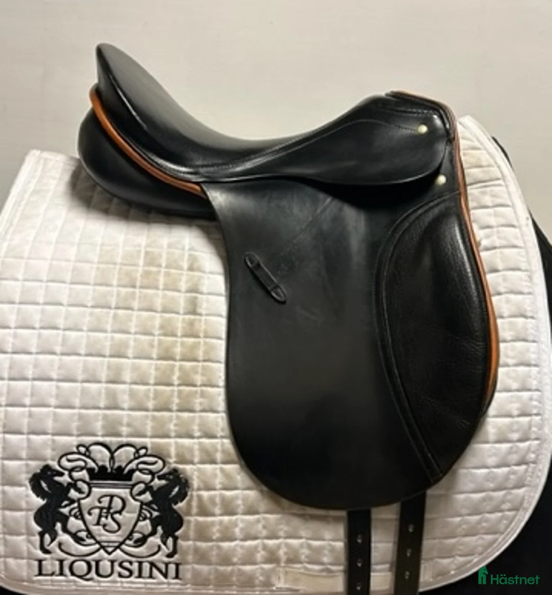 Sadlar hästutrustning till salu: Dressyrsadel Passier Young Champ 16" i Uppsala - Annons 1