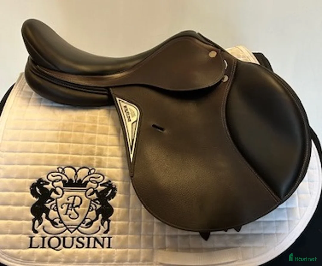 Sadlar hästutrustning till salu: Hoppsadel Equiline Talent 17" - Annons 1