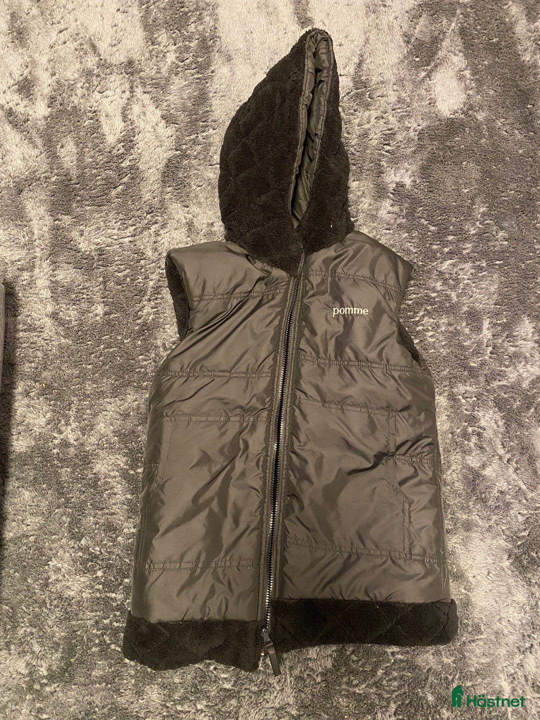 Övrigt Ridkläder ryttarutrustning till salu: Täck väst i Bankeryd - Annons 1