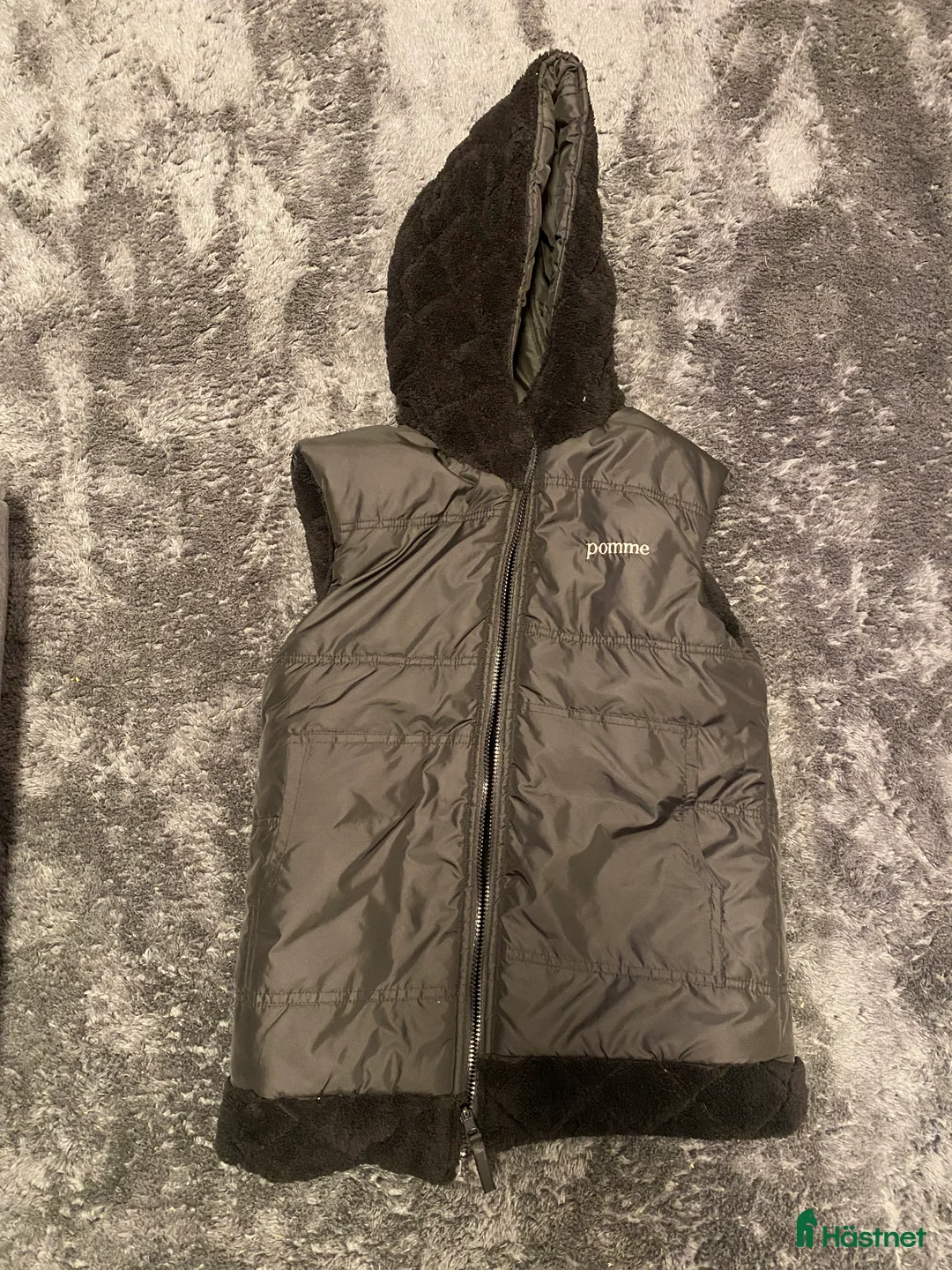 Övrigt Ridkläder ryttarutrustning till salu: Täck väst i Bankeryd - Annons 1