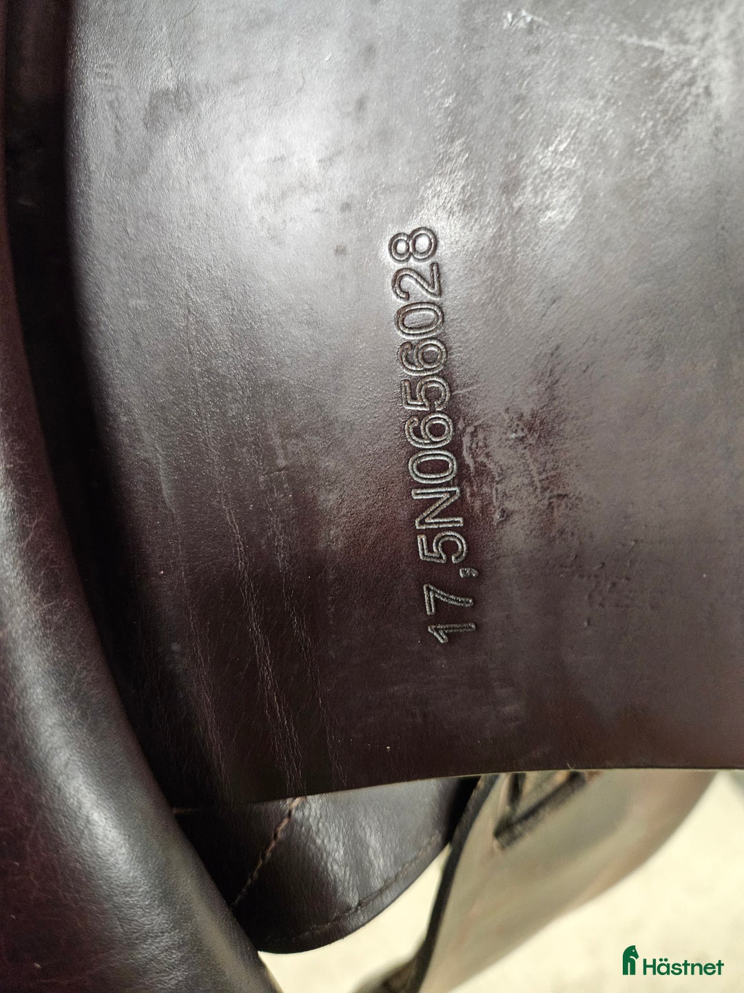 Sadlar hästutrustning till salu: Mörkbrun underbar sadel i Kåge - Annons 7