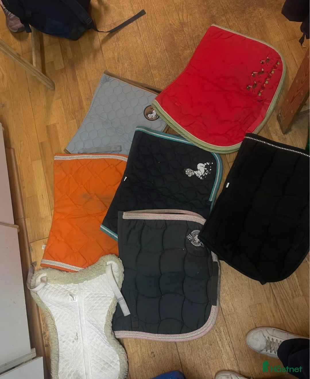 Täcken hästutrustning till salu: Täcken & schabrak  i Tullinge - Annons 5