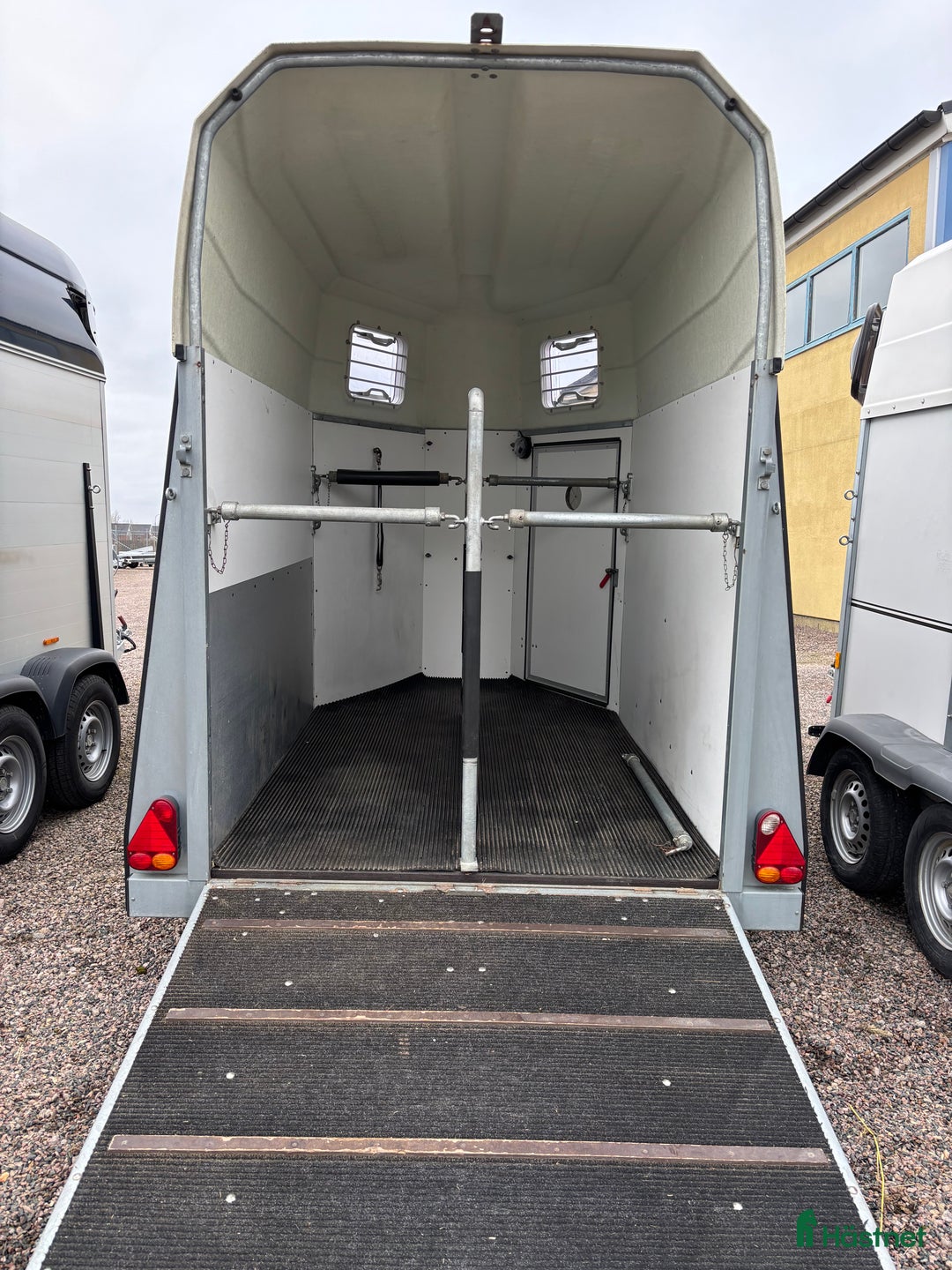 Hästtransporter  fordon & transport till salu: Nytt golv  i Skurup - Annons 3