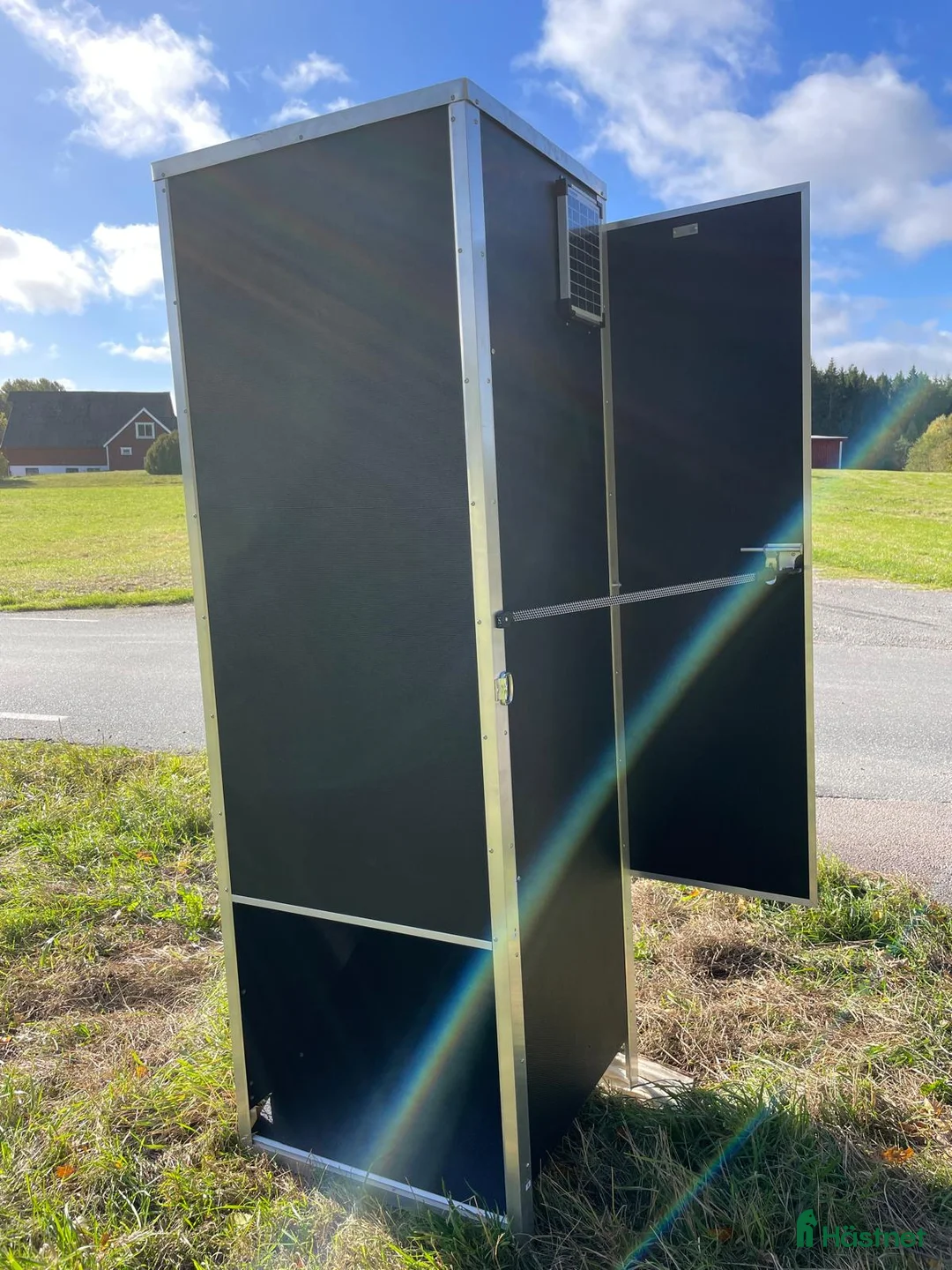 Stallinredning, stängsel & gård övrig utrustning till salu: Solcellsdriven Höautomat för Hästar / HayBot Pro - Annons 2