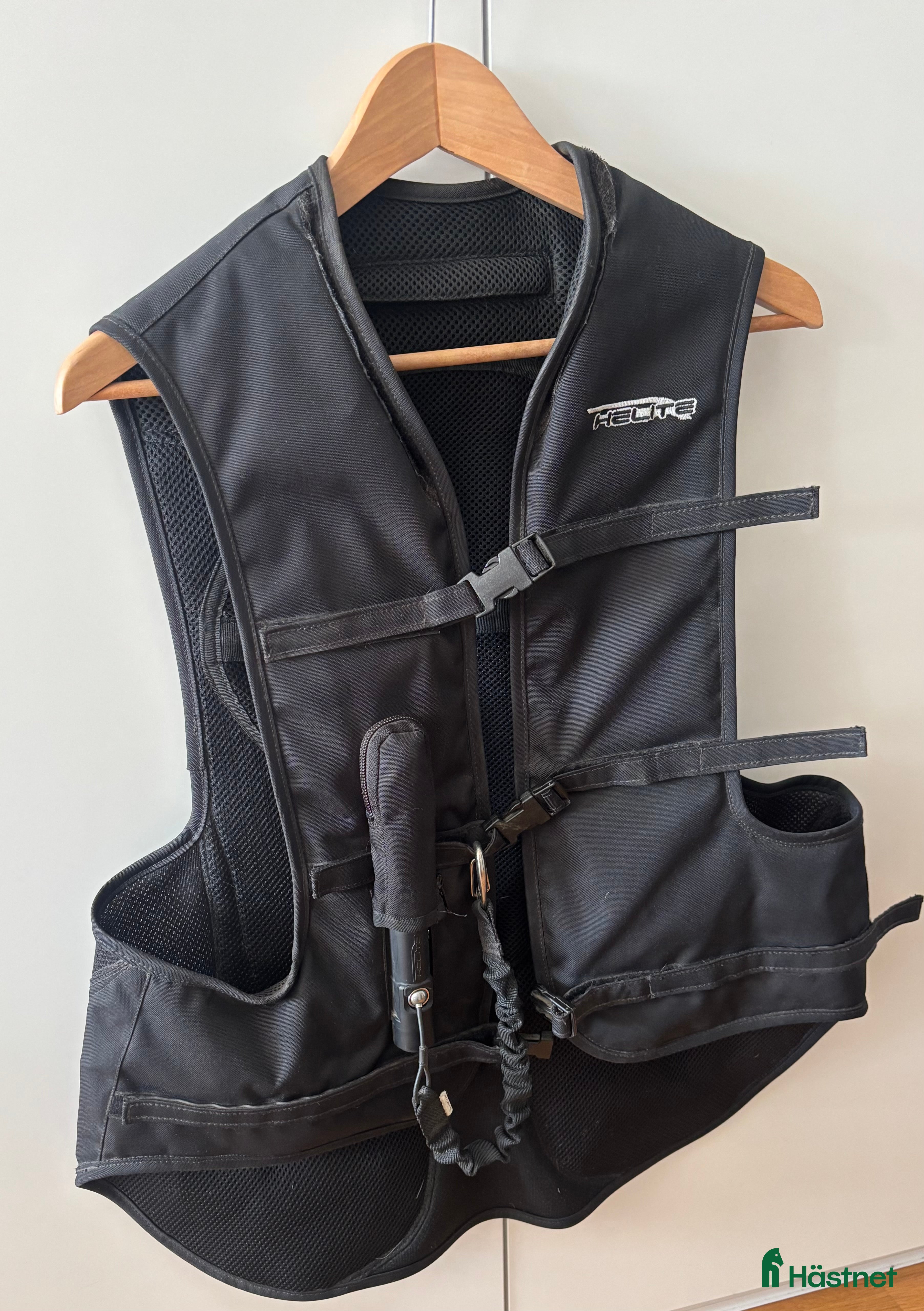 Säkerhetsvästar ryttarutrustning till salu: Helite Air Säkerhetsväst  i Särö - Annons 3