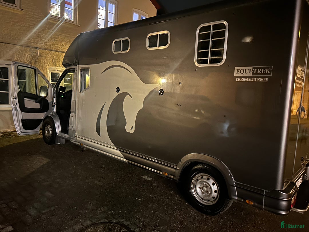 Hästlastbilar  fordon & transport till salu: Equi-Trek Sonic 5 sits i toppskick i Teckomatorp - Annons 2