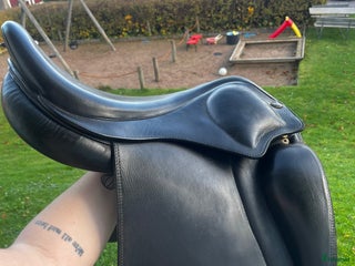 Sadlar hästutrustning till salu: Eques Sella Plus 17,5” i Falköping - Annons 7