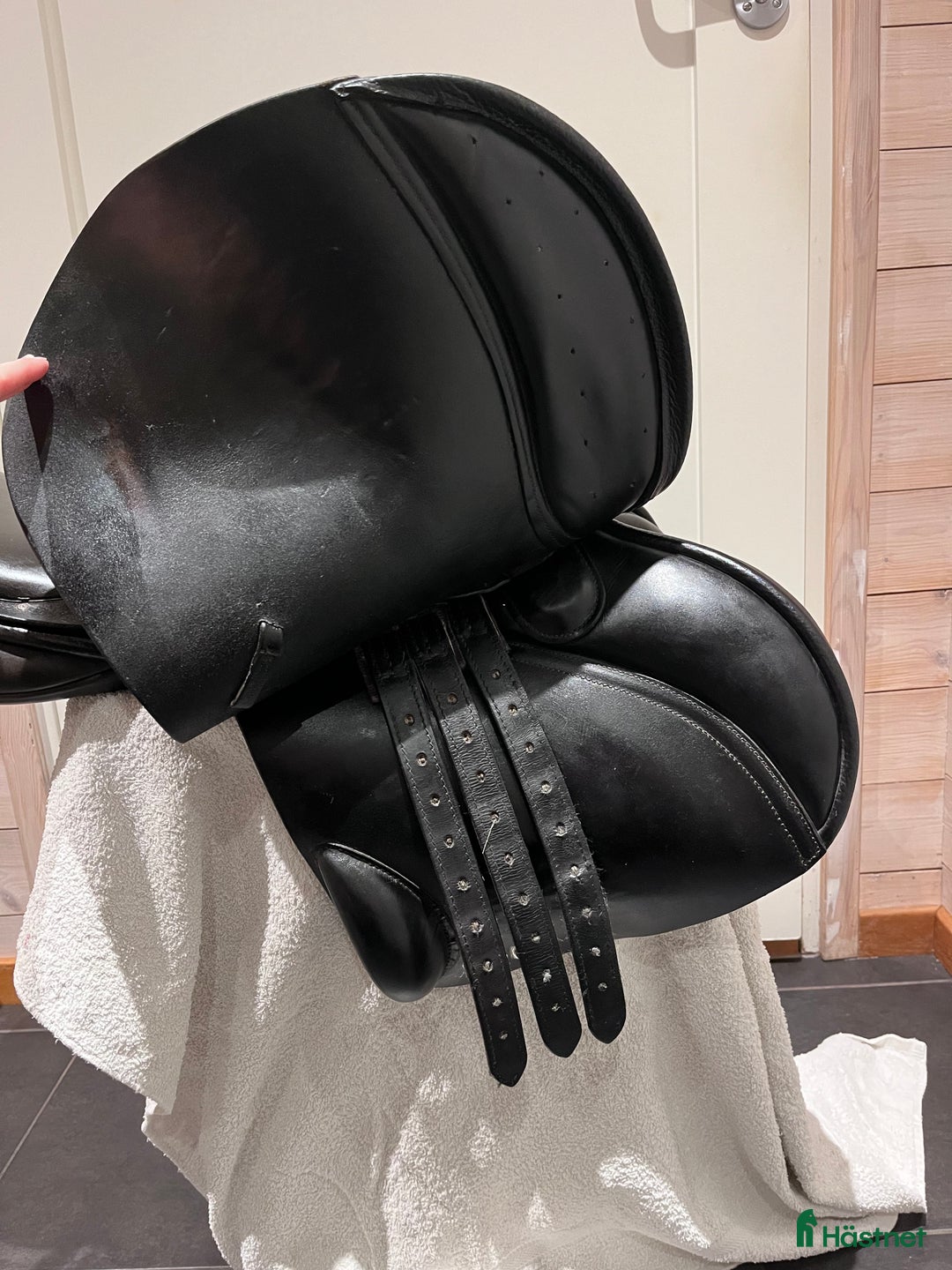 Sadlar hästutrustning till salu: Jos lansink svart hoppsadel i Mariefred - Annons 4