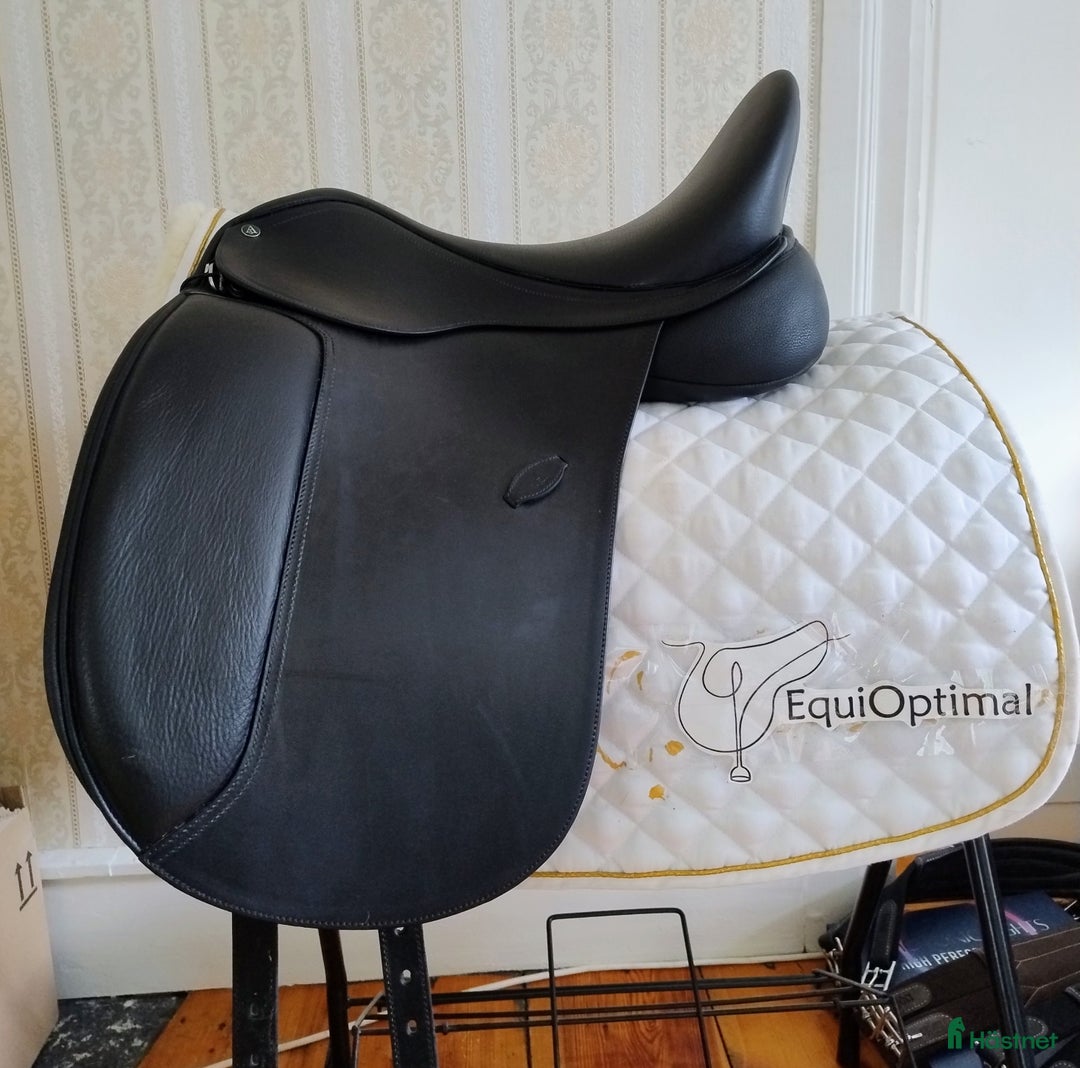 Sadlar hästutrustning till salu: Utförsäljning nya sadlar i Fagersta - Annons 2