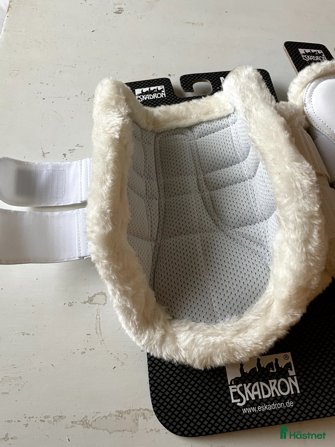 Benskydd hästutrustning till salu: Eskadron damasker i Västra Frölunda - Annons 2