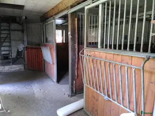 stallplats Två-Tre stallplatser i Tungelsta uthyres. - Annons 2