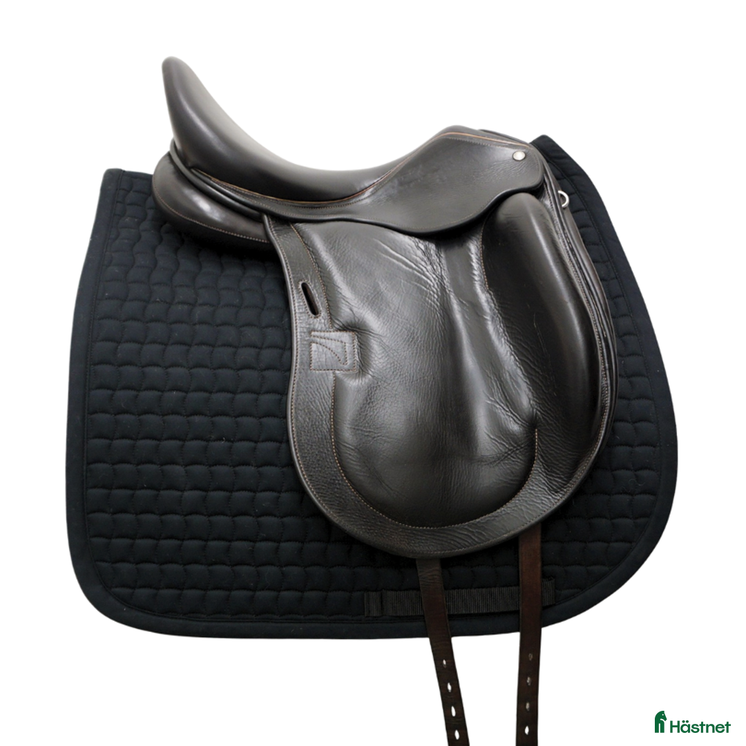 Sadlar hästutrustning till salu: Childeric DHE 17" - Annons 2
