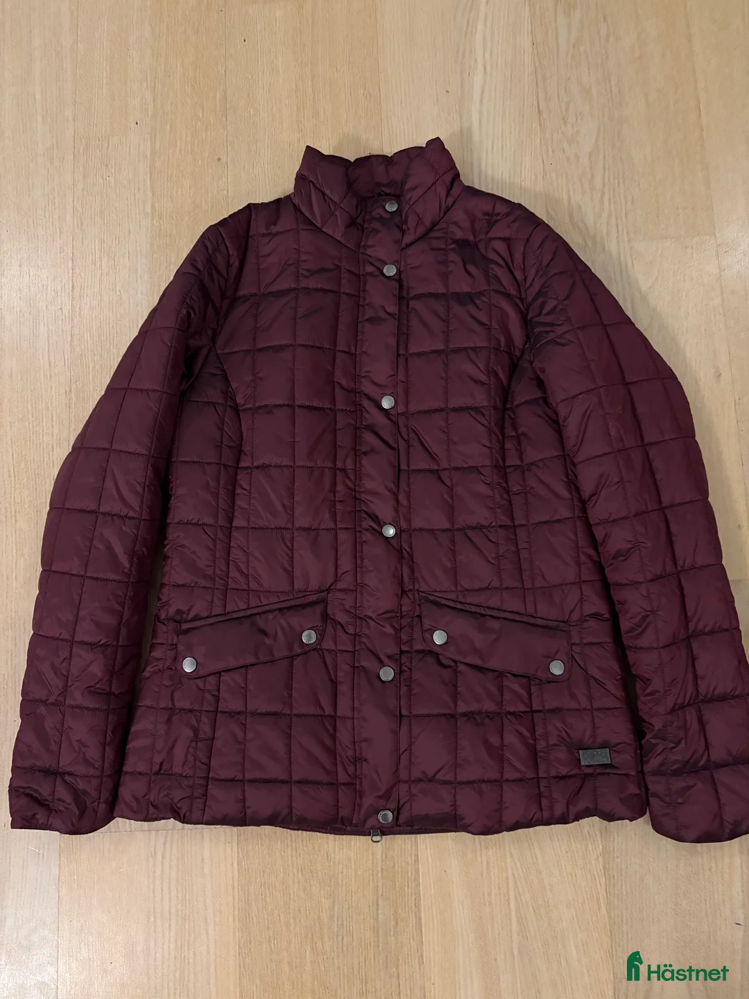 Jackor & Kavajer ryttarutrustning till salu: Vinröd höstjacka i Blentarp - Annons 1