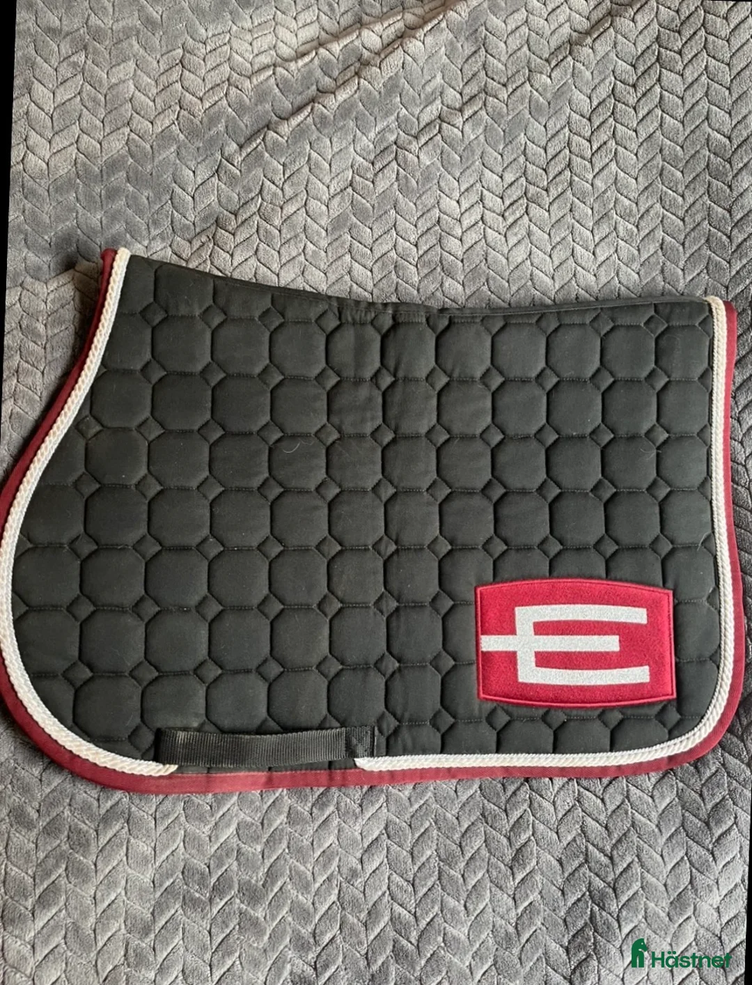 Övrig Hästutrustning hästutrustning till salu: Super snyggt rött e-logg schabrak  - Annons 2