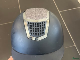 Hjälmar ryttarutrustning till salu: Ridhjälm crw i Rydebäck - Annons 2