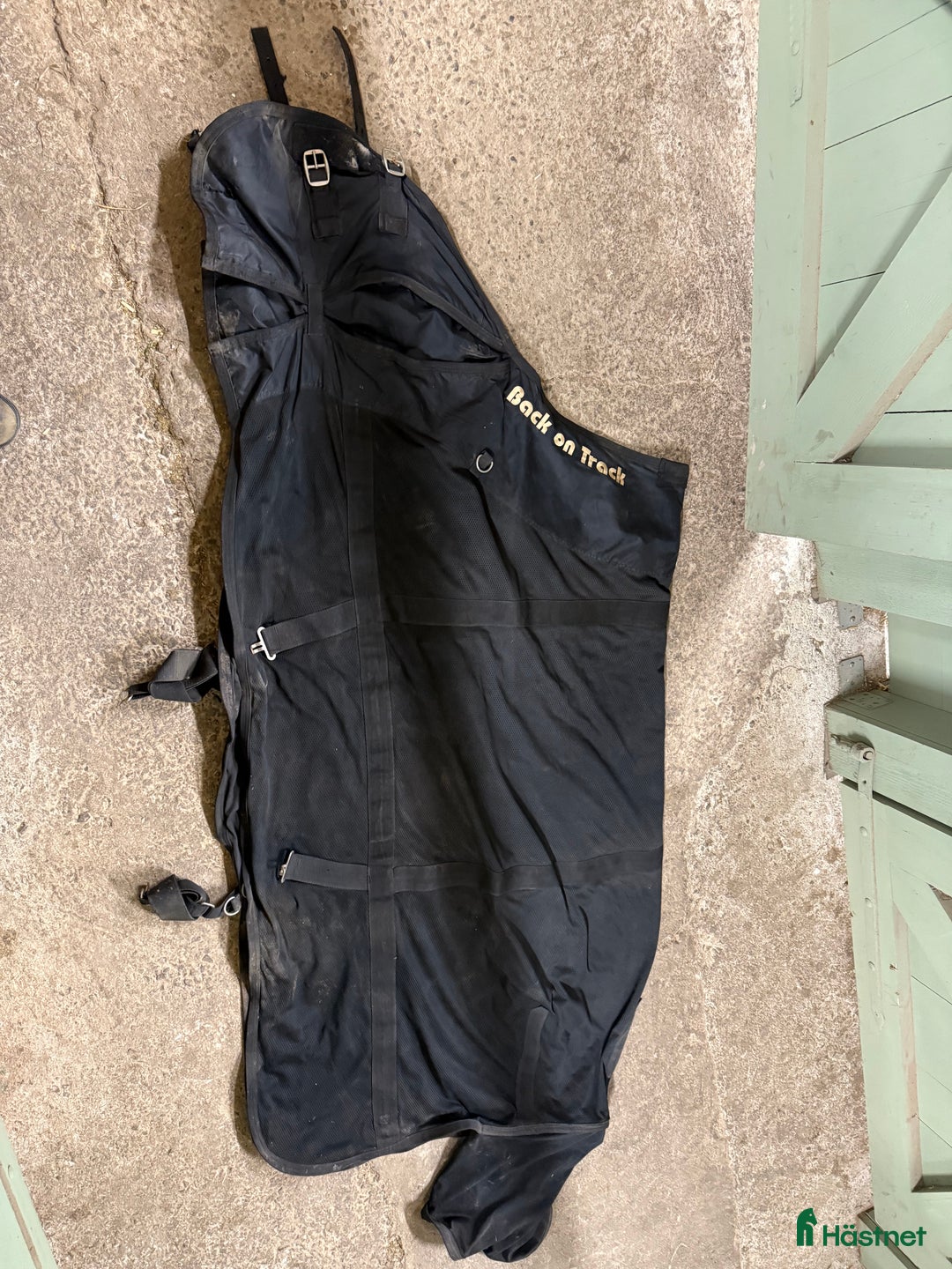 Täcken hästutrustning till salu: Back On Track - Annons 1