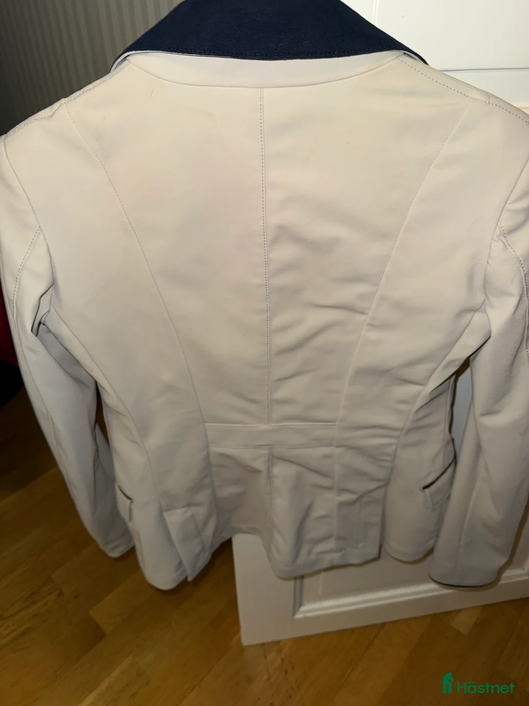 Jackor & Kavajer ryttarutrustning till salu: FIN TÄVLINGS KAVAJ i Härryda - Annons 4