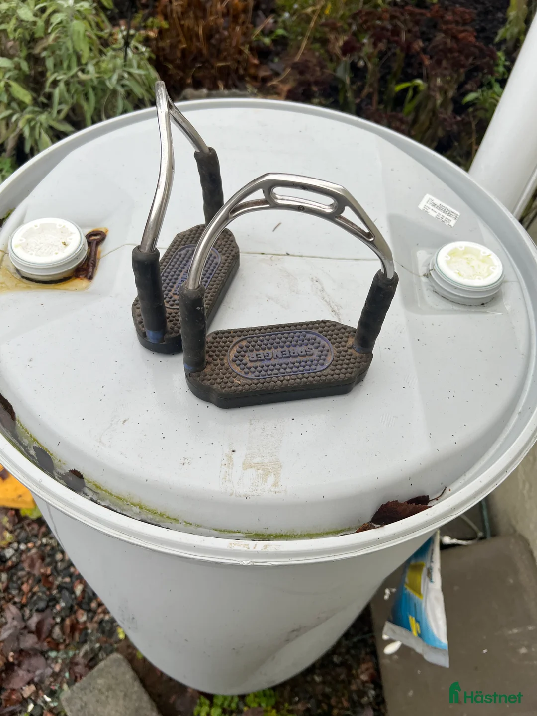 Stigbyglar hästutrustning till salu: Sprenger stigbyglar  - Annons 2