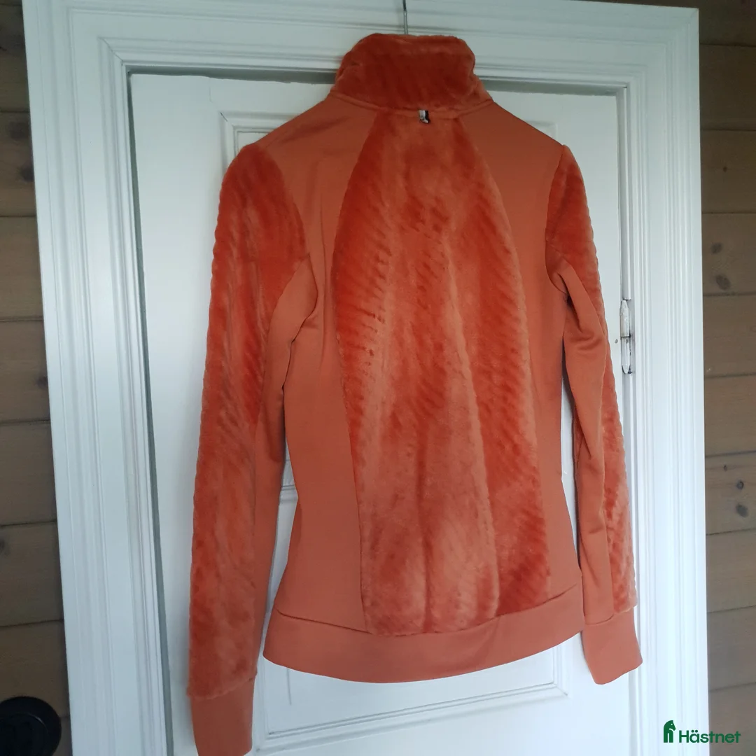 Jackor & Kavajer ryttarutrustning till salu: Fleecetröja & lättviktsjacka XS i Tranås - Annons 2