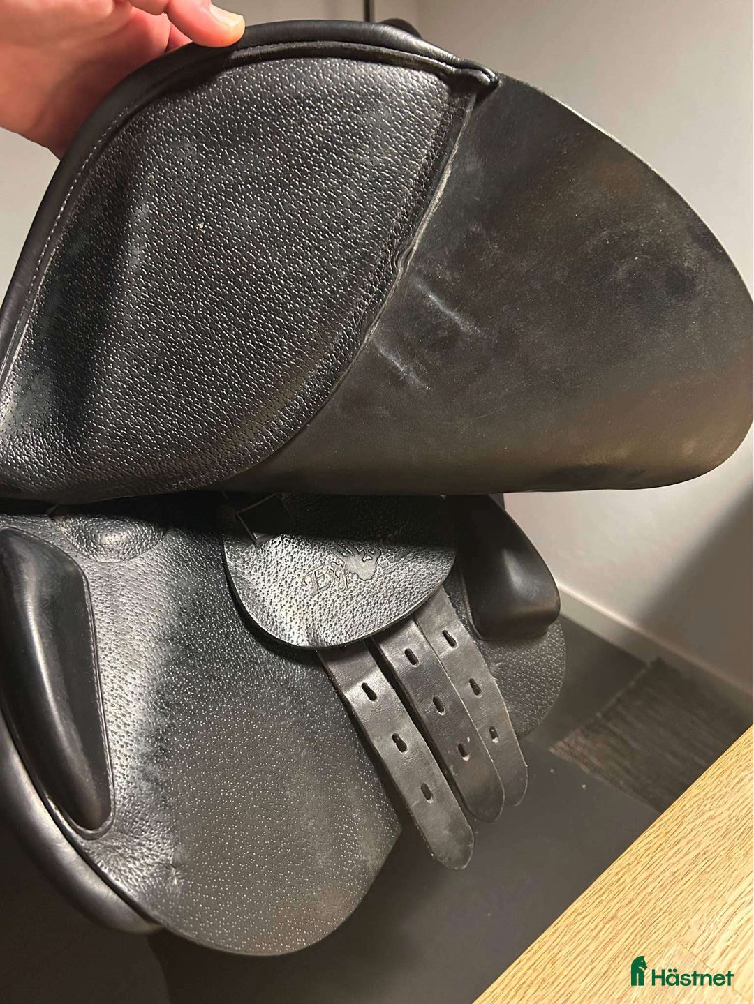 Sadlar hästutrustning till salu: Equipe expression hoppsadel i Helsingborg - Annons 5