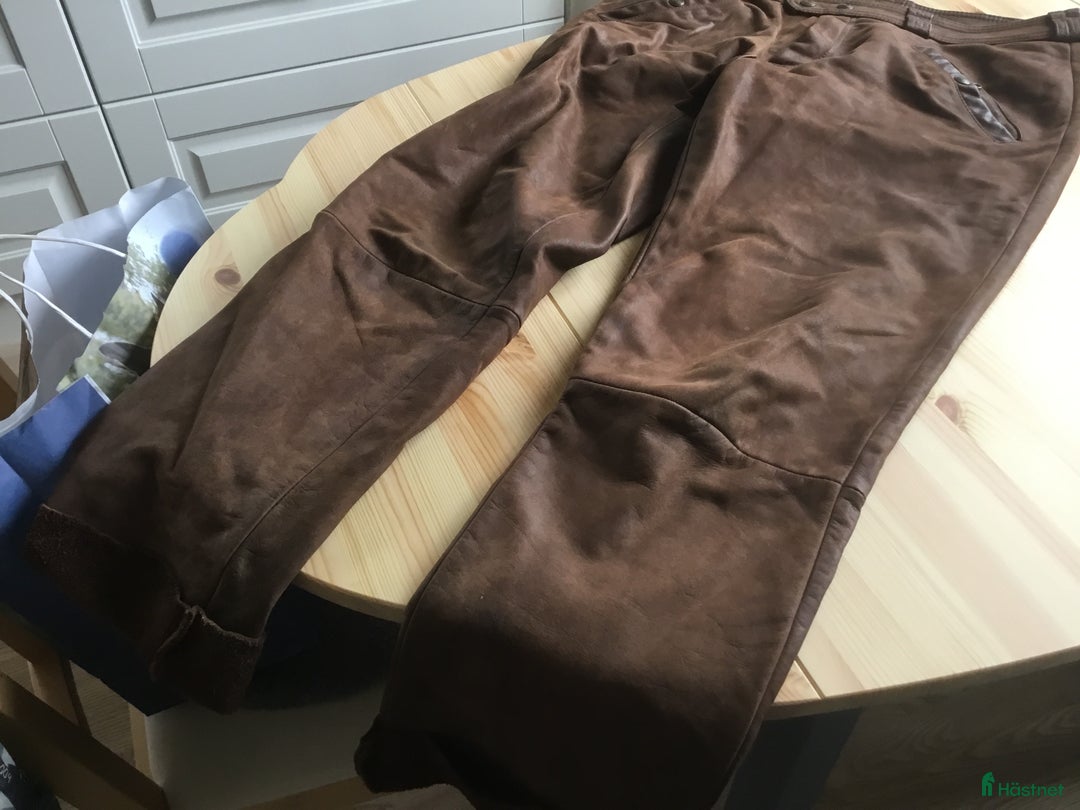Övrigt Ridkläder ryttarutrustning till salu: Skinnridbyxor i Ljungskile - Annons 1