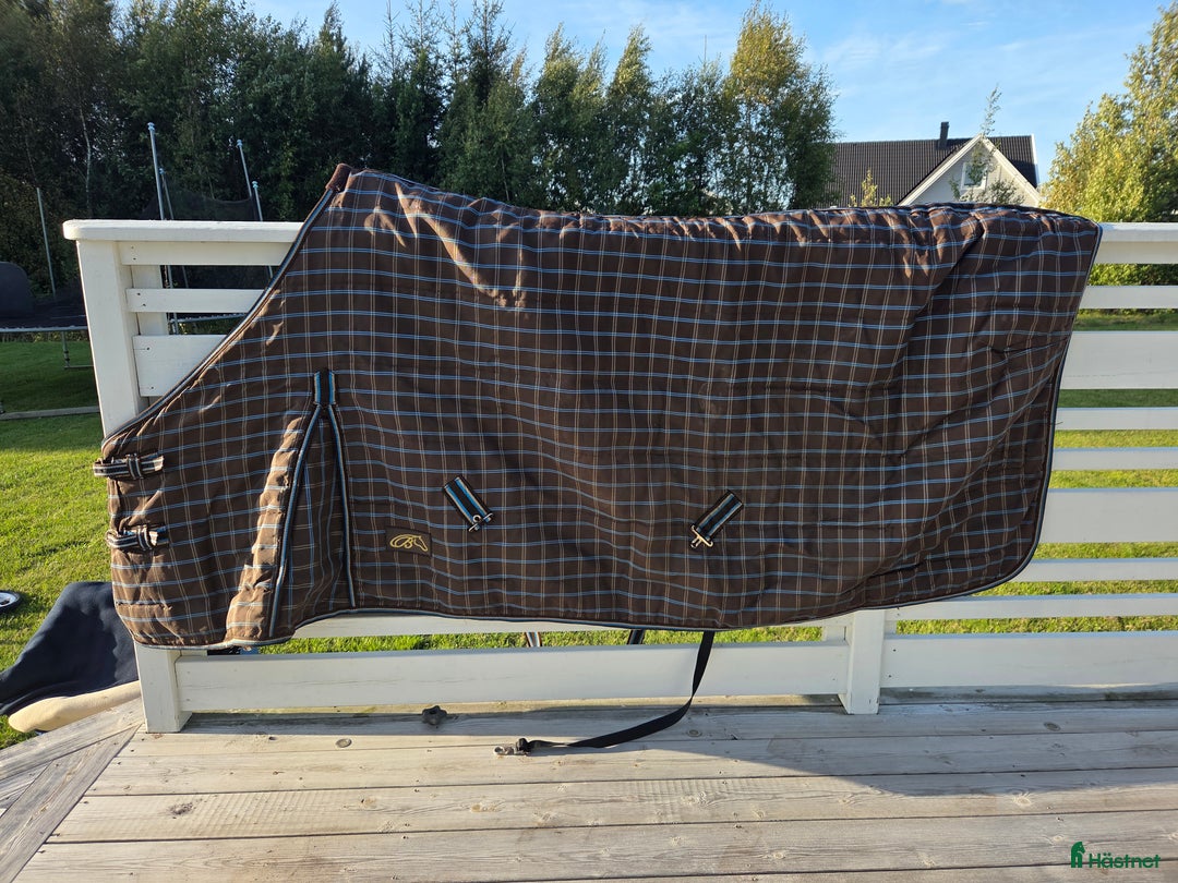 Täcken hästutrustning till salu: Olika hästtäcken  i Kalmar - Annons 2