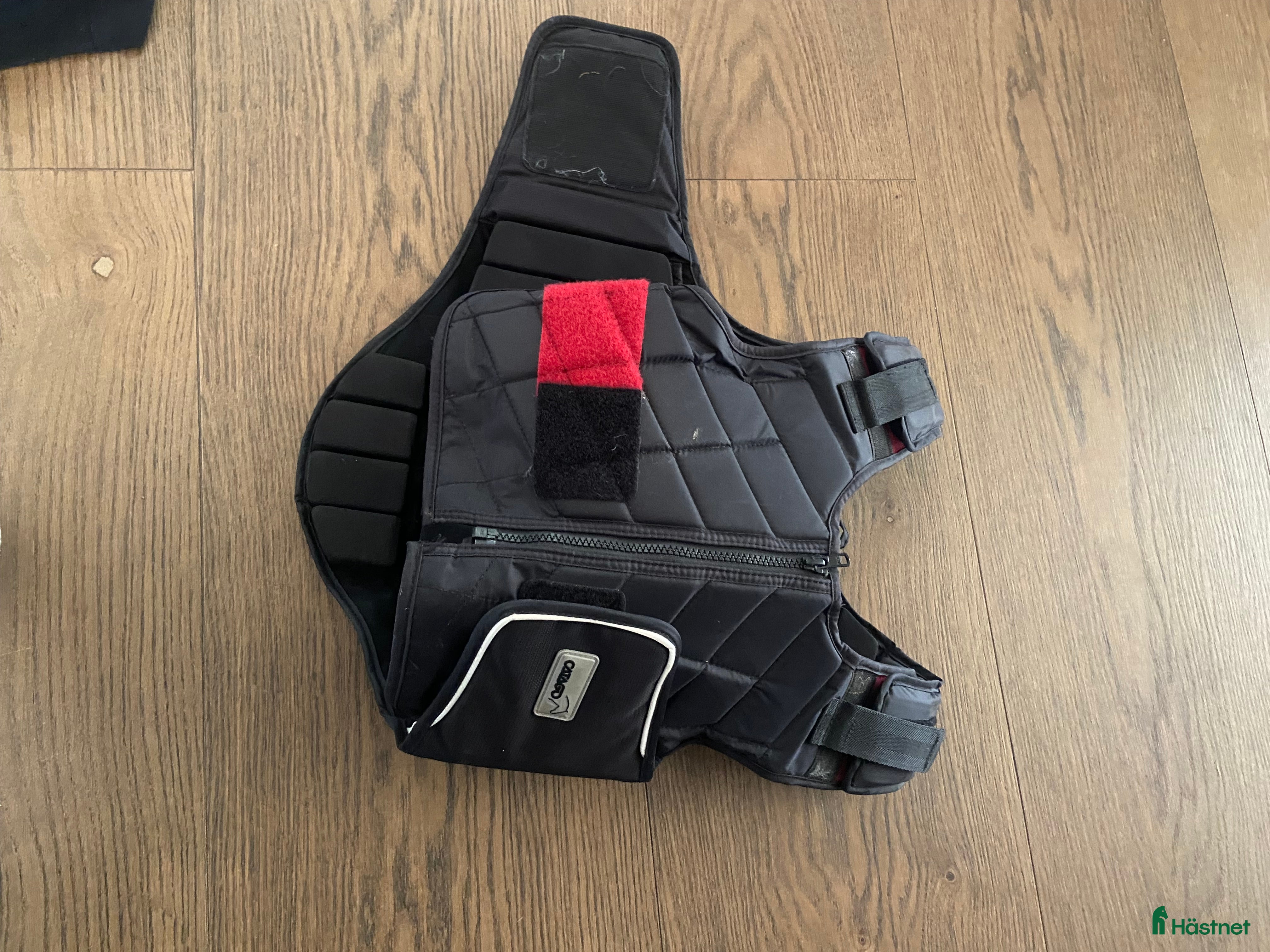 Säkerhetsvästar ryttarutrustning till salu: Säkerhetsväst till barn i fint skick.  i Varberg - Annons 14