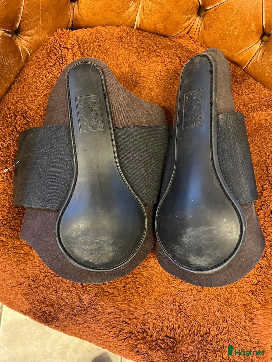 Benskydd hästutrustning till salu: Eskadron strykkappor  i Ödsmål - Annons 3