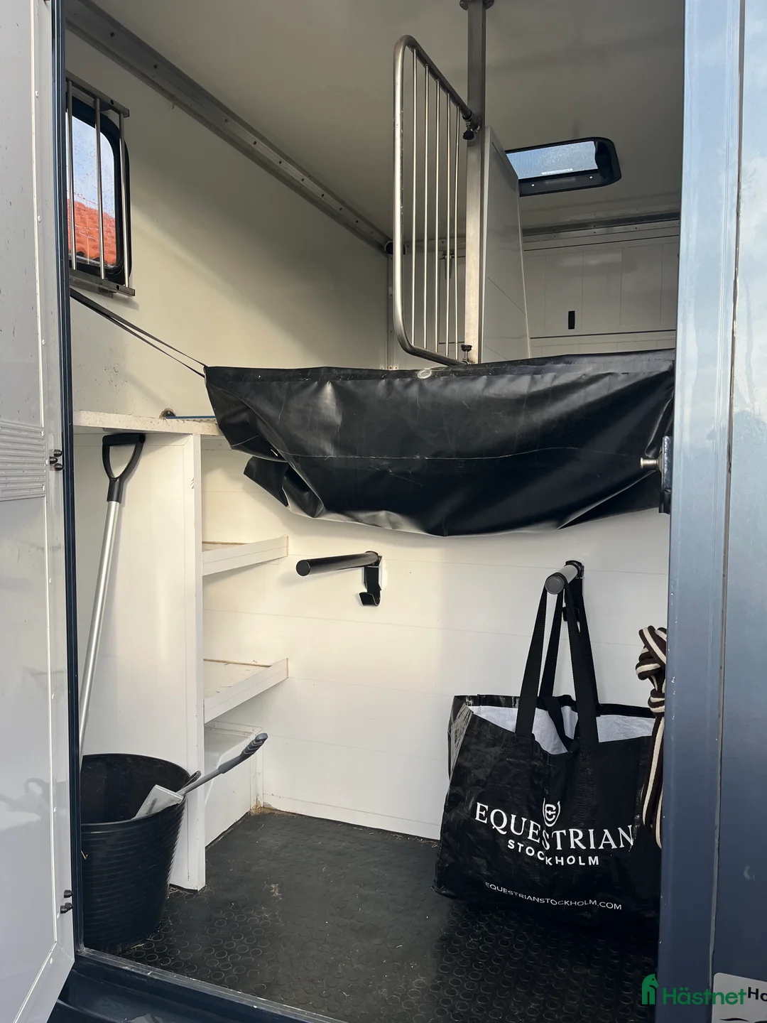 Hästlastbilar  fordon & transport till salu: B-kort hästbuss – Opel Movano, hästdel från 2021 i Nykvarn - Annons 7