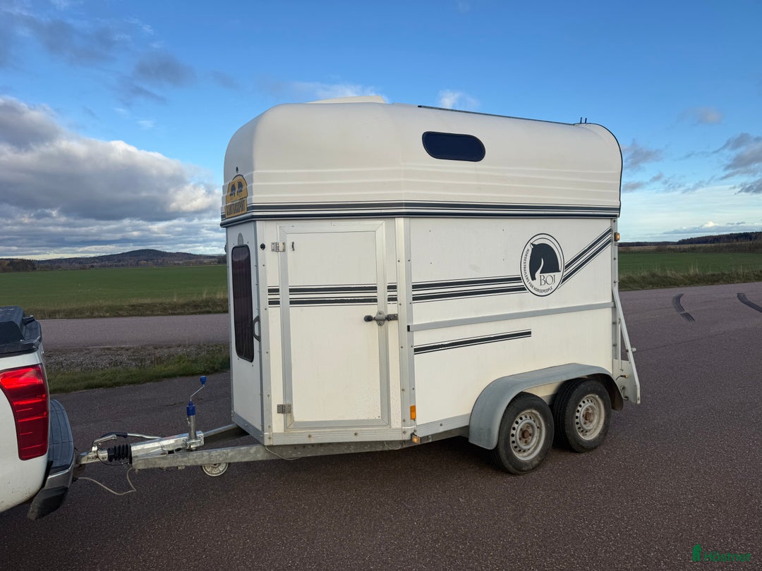 Hästtransporter  fordon & transport till salu: Boj 220EH - fronturlastning! i Borlänge - Annons 3