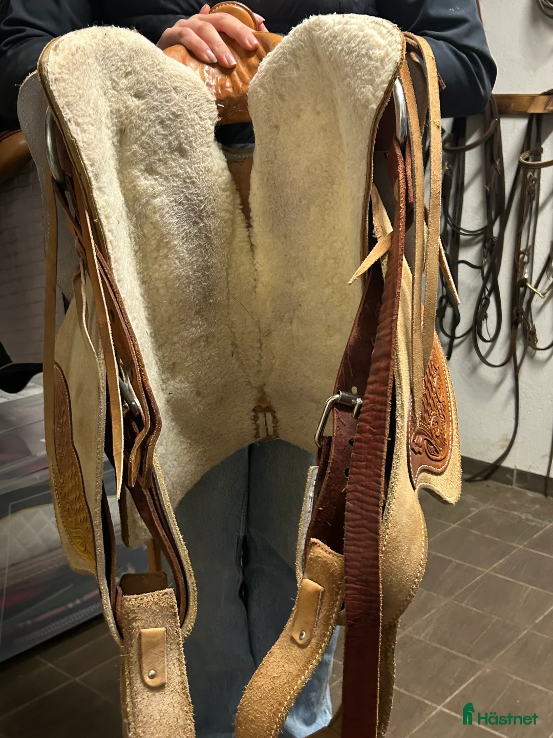 Sadlar hästutrustning till salu: Western sadel med en pad till  i Virestad - Annons 5