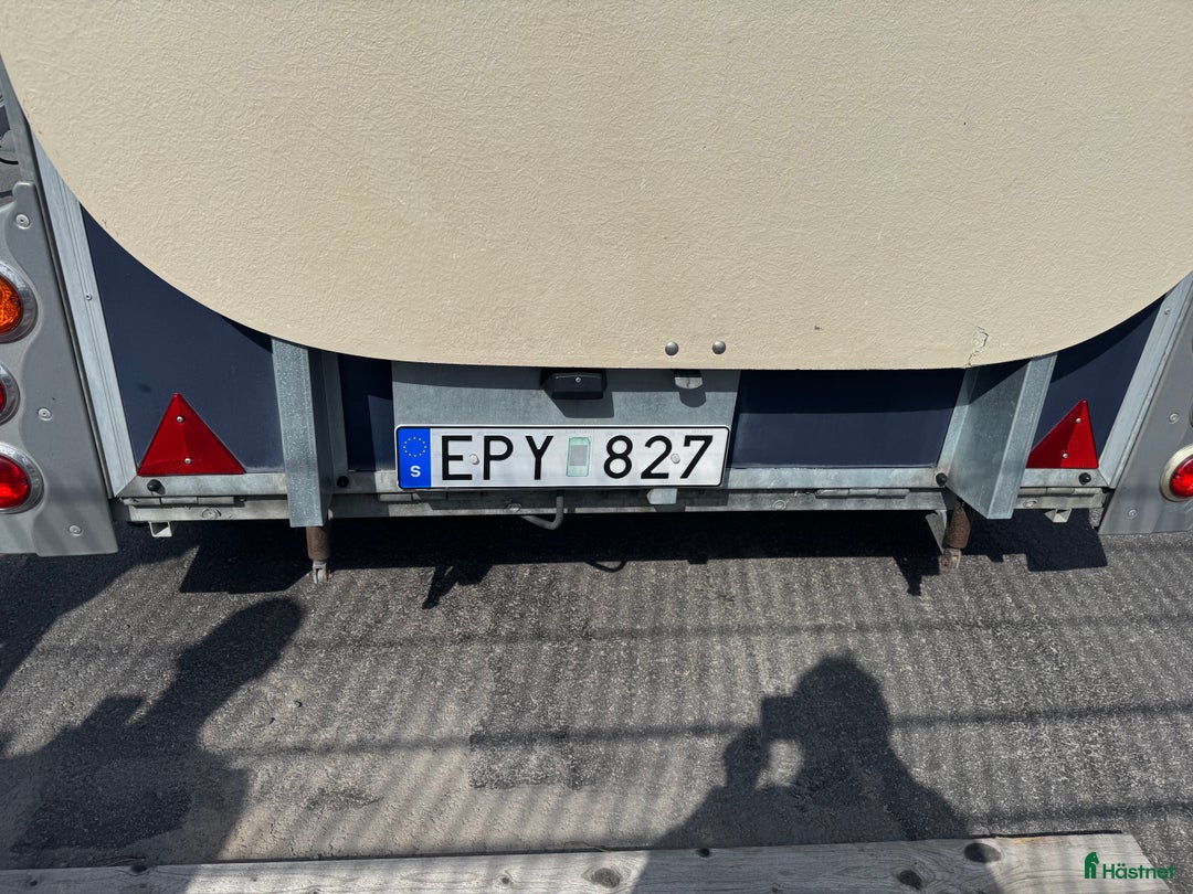 Hästtransporter  fordon & transport till salu: Välvårdad Thule Premium  i Ekerö - Annons 7