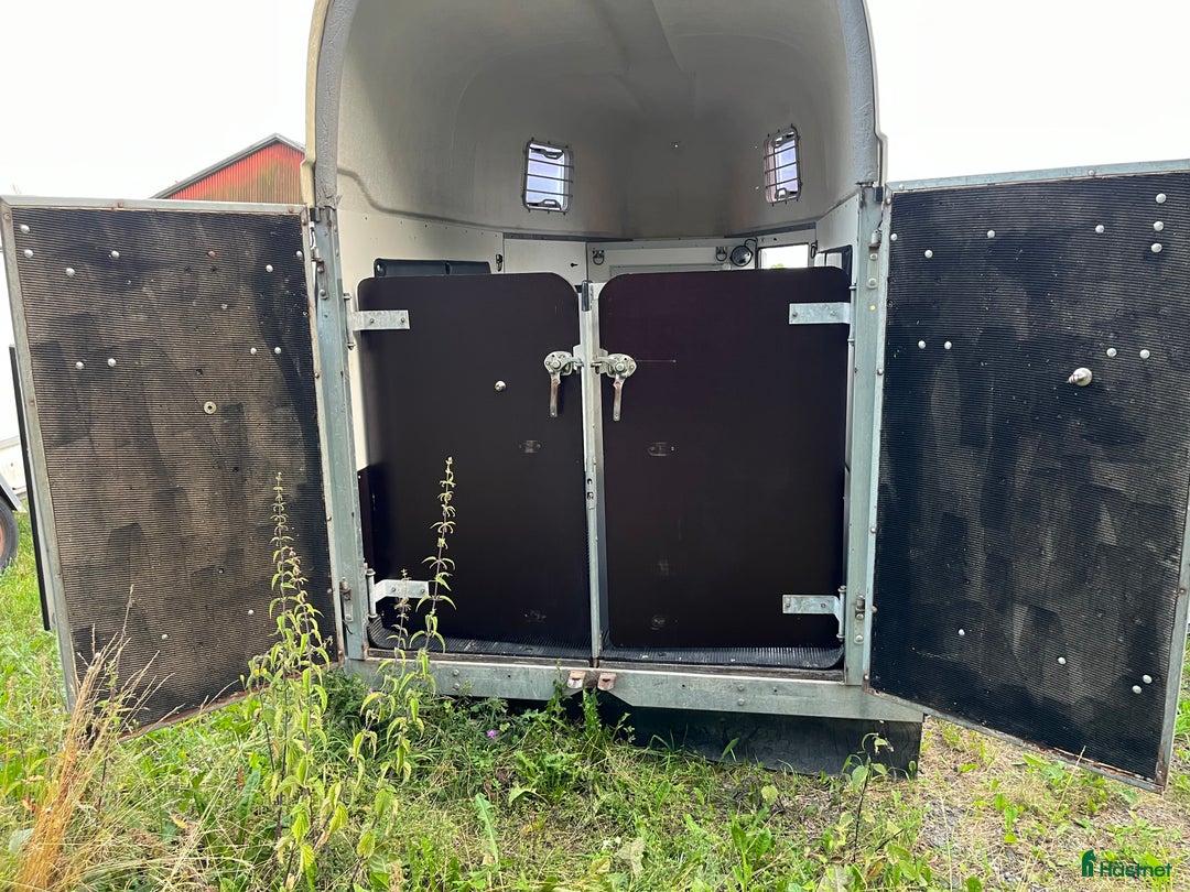 Hästtransporter  fordon & transport till salu: Stor hästtransport med sadelkammare i Glumslöv - Bild 15