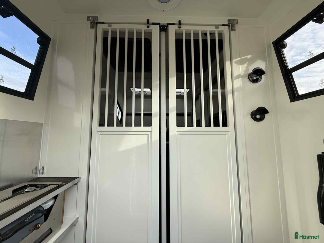 Hästlastbilar  fordon & transport till salu: PARAGAN GRAND PRESTIGE  i Köping - Annons 12