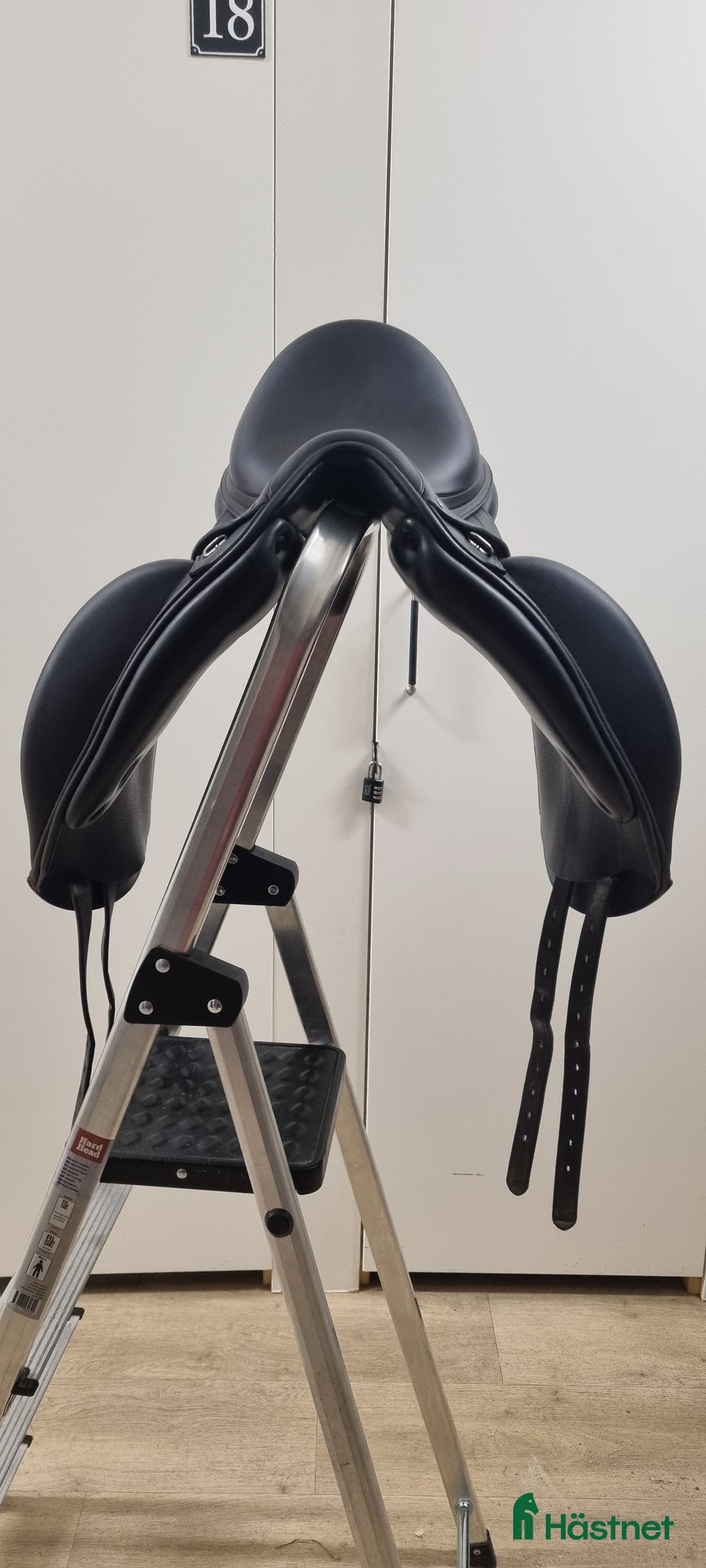 Sadlar hästutrustning till salu: Dressyrsadel 17” Equipe Olympia(svart, kalvskinn)  i Luleå - Annons 2