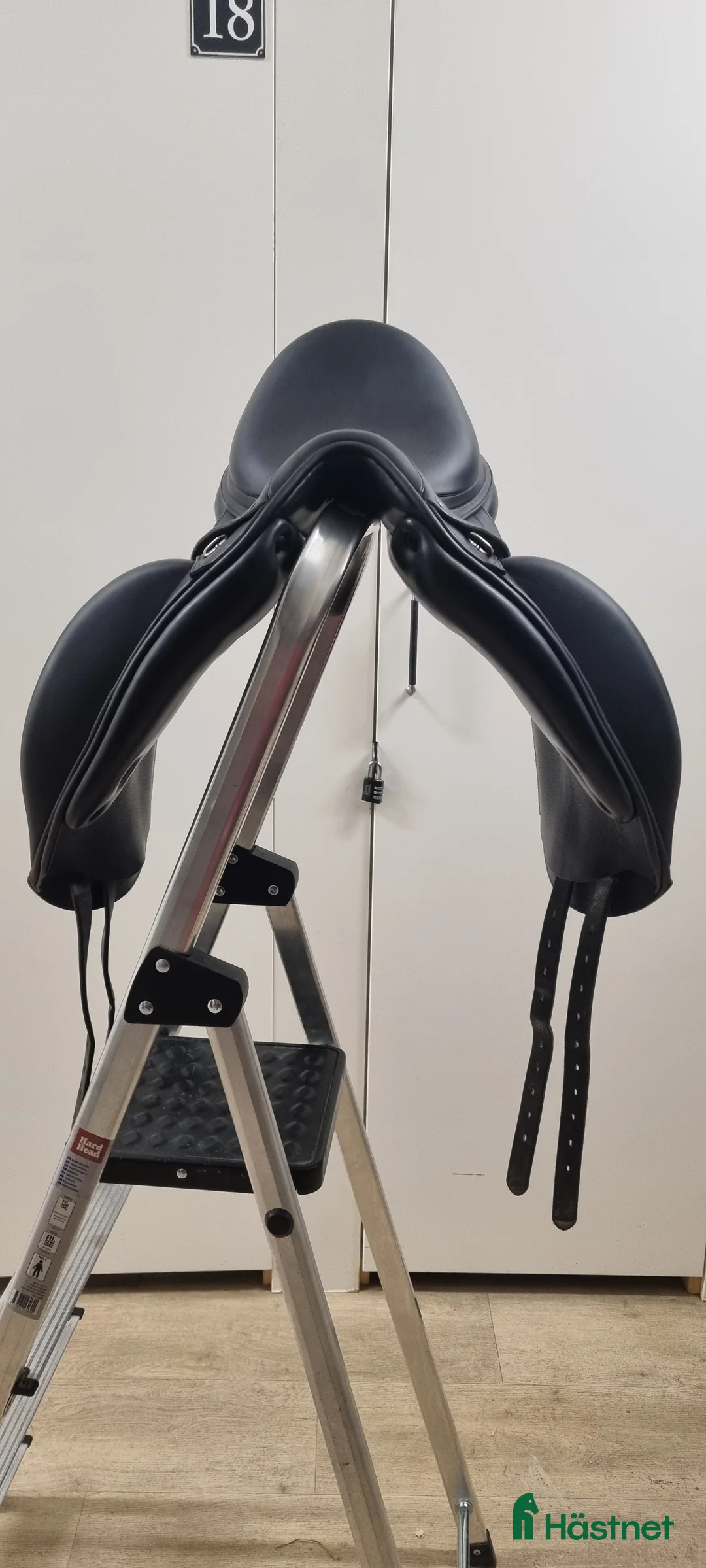 Sadlar hästutrustning till salu: Dressyrsadel 17” Equipe Olympia(svart, kalvskinn)  i Luleå - Annons 2