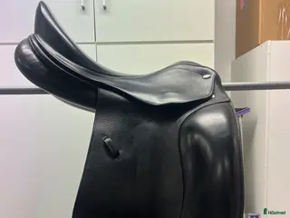 Sadlar hästutrustning Fin dressyrsadel - Annons 1