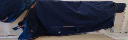 Täcken hästutrustning till salu: Bucas Therapy Turnout 50g 140cm - Annons 3