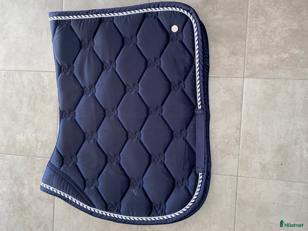 Schabrak & Vojlockar hästutrustning till salu: Navy Ps schabrak  i Uddevalla - Annons 2
