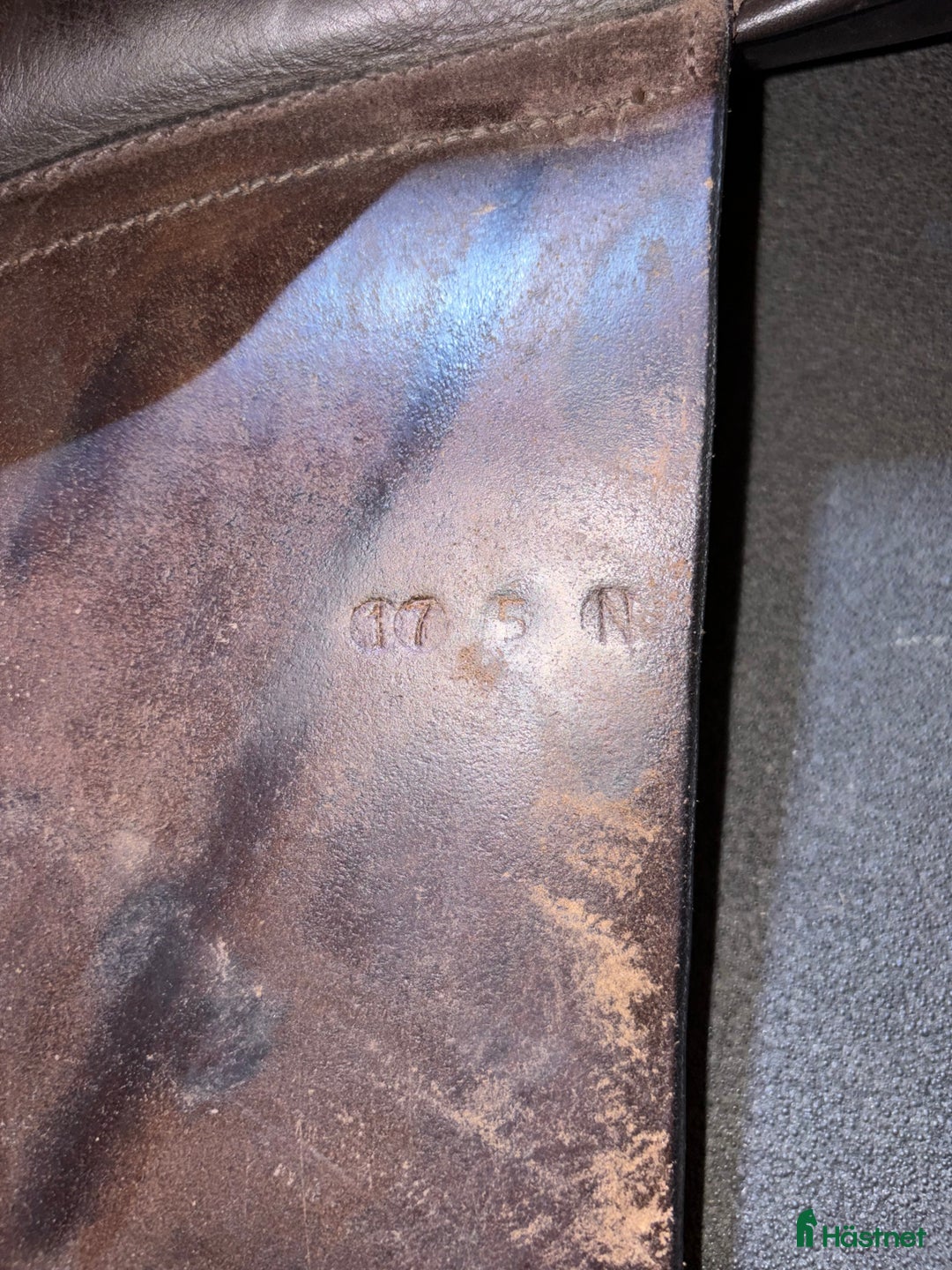 Sadlar hästutrustning till salu: Brun dressyrsadel ideal arwen i Farsta - Annons 5