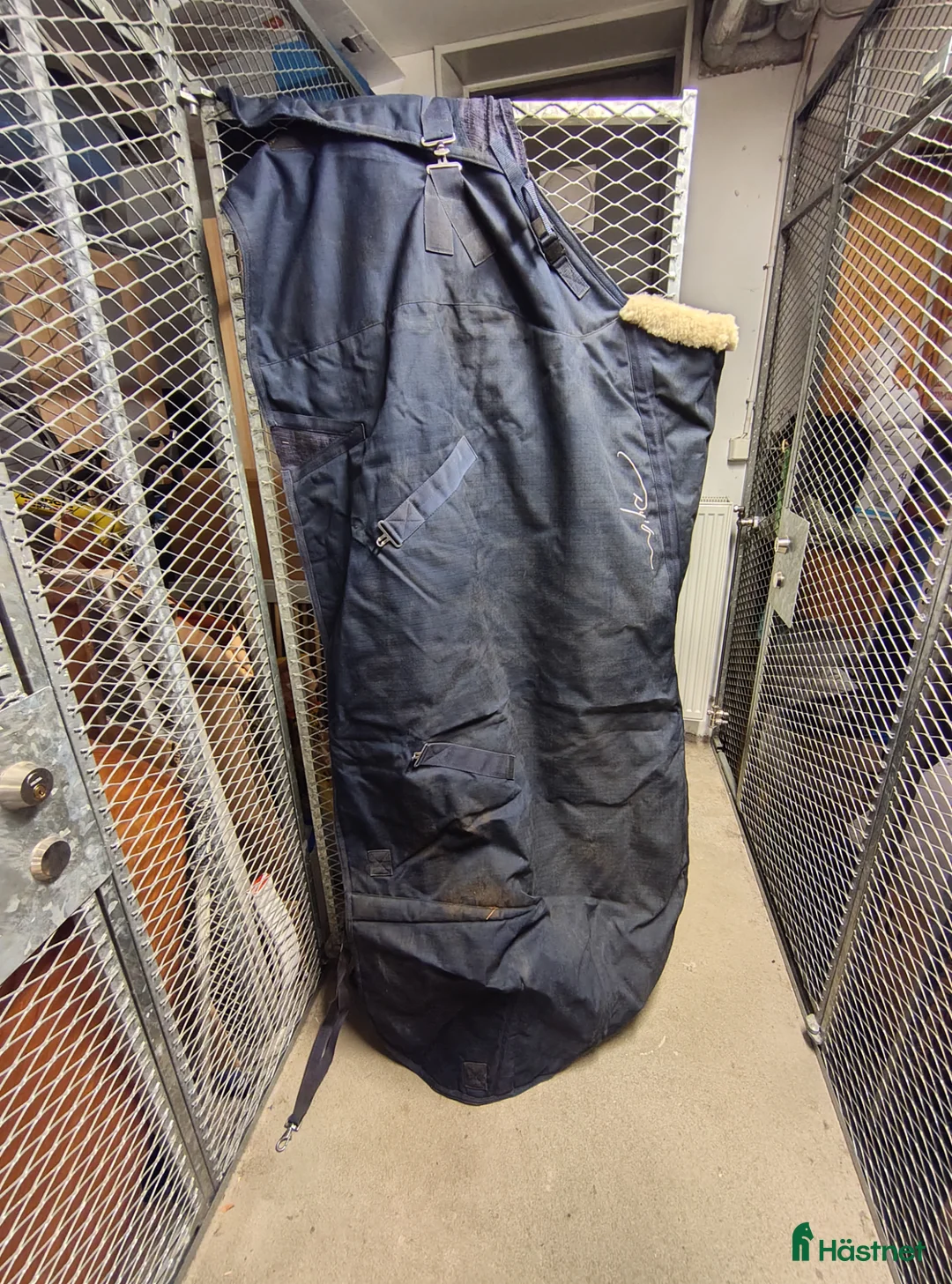 Täcken hästutrustning till salu: Dyón Vintertäcke i Stockholm - Annons 1