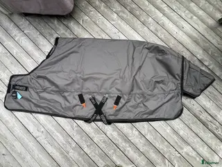 Täcken hästutrustning till salu: Oanvänt Catago Performance i Alingsås - Annons 1