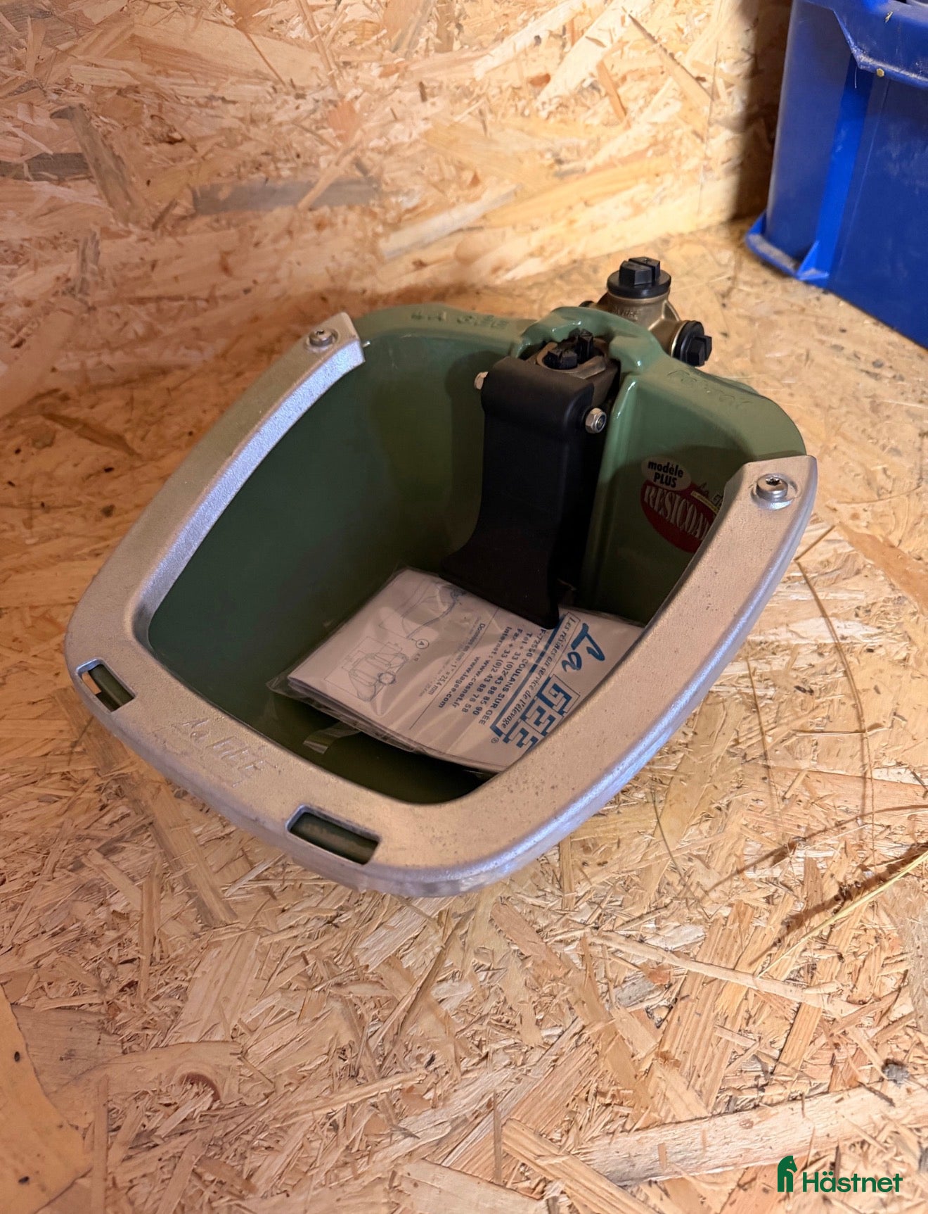 Stallinredning, stängsel & gård övrig utrustning till salu: La Gee - vattenkopp, olika modeller i Örebro - Annons 8