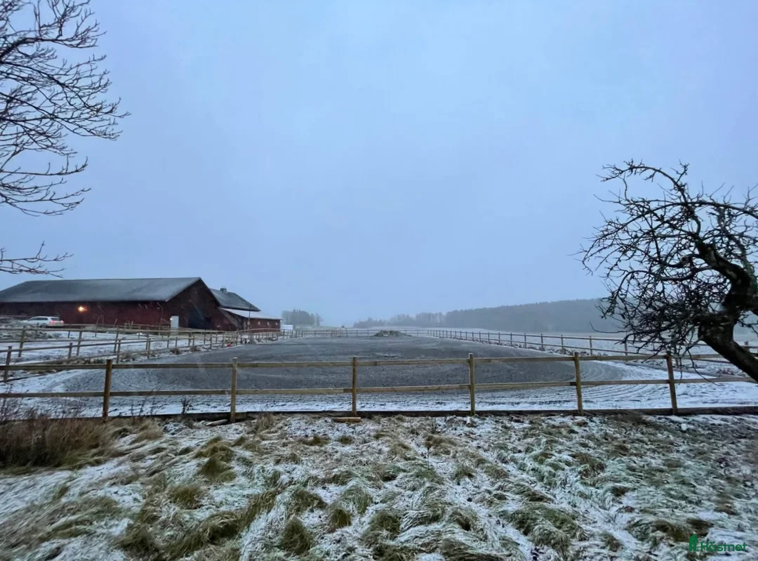  stallplats finnes: Boende m lösdrift o 10 boxar söder om Stockholm i Nyköping - Annons 9