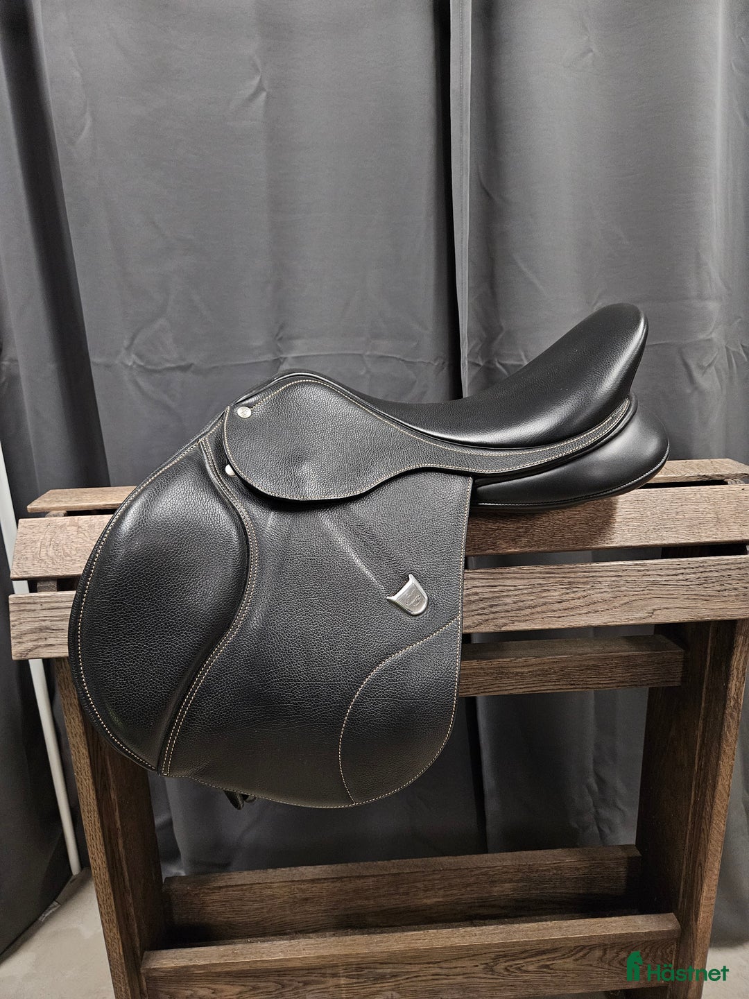 Sadlar hästutrustning till salu: Bates Elevation DS Plus, 17,5/W i Gällivare - Annons 1